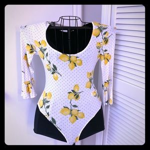 Long sleeve T shirt.